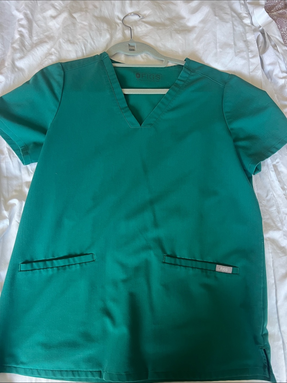 FIGS Women's Teal V-Neck Scrub Top with Front Pockets